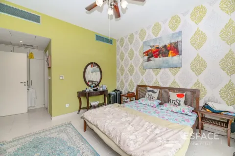 Villa in Meadows, Dubai 4 bedrooms, 563 sq.m. № 62299 - photo 7
