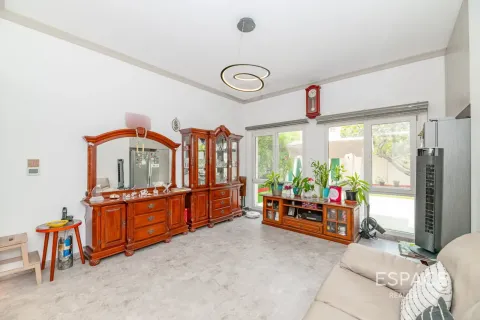 Villa in Meadows, Dubai 4 bedrooms, 563 sq.m. № 62299 - photo 2