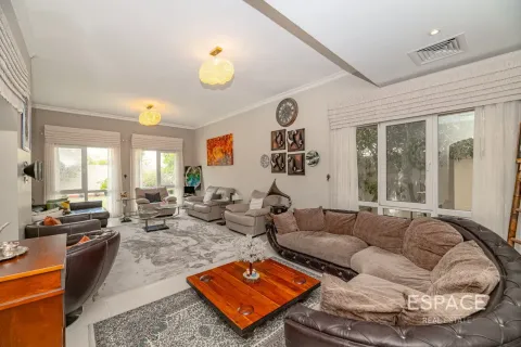 Вилла в Meadows, Дубай, 4 спальни, 563м², № 62299