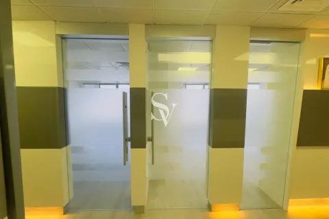 Снять в аренду офис в JLT Cluster I, Джумейра Лейк Тауэрс, Дубай: 107м², № 113229 - фото 17