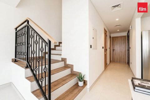 Townhouse in Dubai 4 bedrooms, 144 sq.m. № 123291 - photo 8