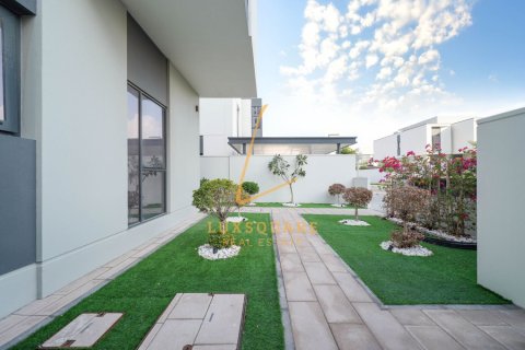 Villa in Murooj Al Furjan, Al Furjan, Dubai 4 bedrooms, 548 sq.m. № 113213 - photo 27