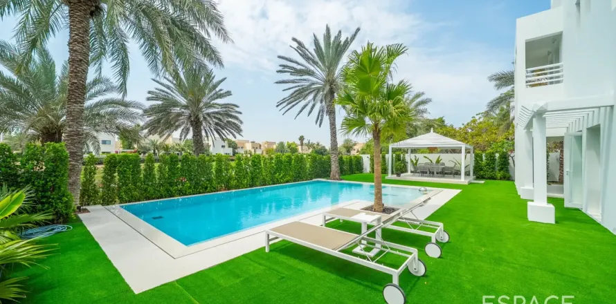 Вилла в Meadows, Дубай, 4 спальни, 441м², № 122425