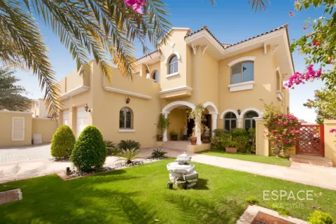 Villa en Palm Jumeirah, Dubai, 4 dormitorios, 465 m², № 122424