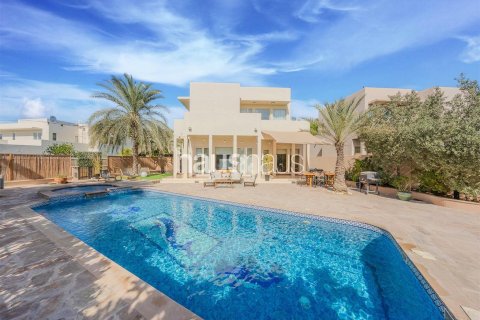 Villa à Arabian Ranches, Dubai, 5 chambres, 390 m², № 44001