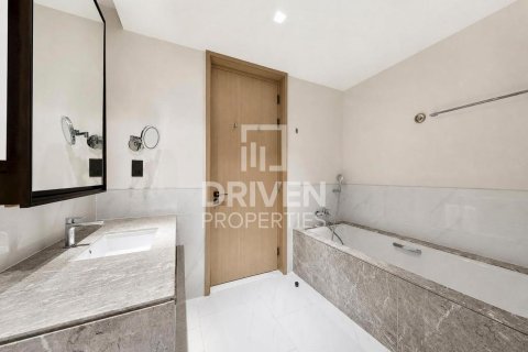 Снять в аренду квартиру в Address Harbour Point, Dubai Creek Harbour (The Lagoons), Дубай: 1 спальня, 67.63м², № 128123 - фото 11