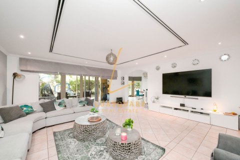 Townhouse in Green Community, Dubai 4 bedrooms, 375 sq.m. № 99598 - photo 2