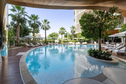 Apartment in Jumeirah, Dubai 3 bedrooms, 278.34 sq.m. № 140191