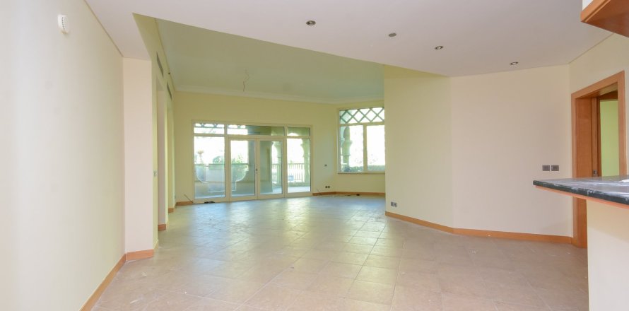 Apartment in Palm Jumeirah, Dubai 3 bedrooms, 206 sq.m. № 123855
