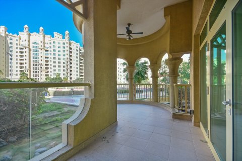 Apartment in Palm Jumeirah, Dubai 3 bedrooms, 206 sq.m. № 123855 - photo 17