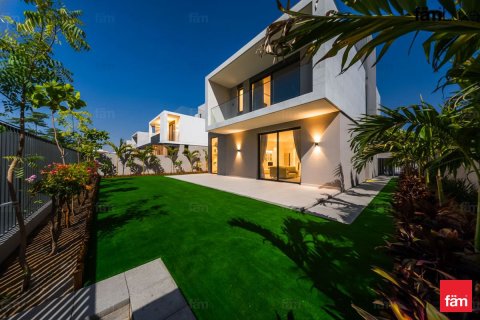 Villa in Dubai 4 bedrooms, 456.9 sq.m. № 109347