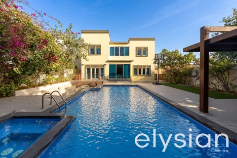 فيلا في Regional, Jumeirah Park, دبي 4 غرف نوم, 325 م² رقم 37888