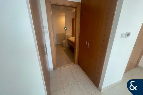 Apartment in The Views, Dubai 2 bedrooms, 124 sq.m. № 99117 - photo 13