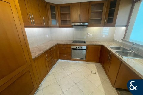 Apartment in The Views, Dubai 2 bedrooms, 124 sq.m. № 99117 - photo 6