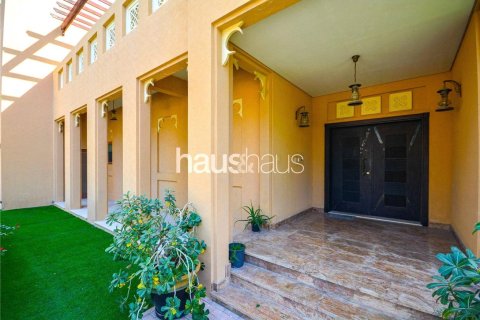 Villa in Al Furjan, Dubai 6 bedrooms, 637 sq.m. № 43357 - photo 2