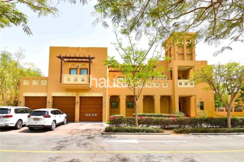 Villa à Al Furjan, Dubai, 6 chambres, 637 m², № 43357