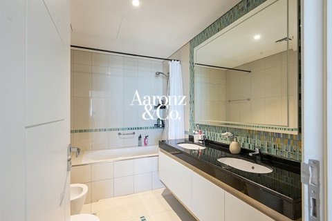 Apartment in Damac Heights, Dubai Marina, Dubai 2 bedrooms, 124 sq.m. № 124472 - photo 12