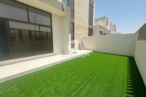 Townhouse in Mohammed Bin Rashid City, Dubai 4 bedrooms, 223 sq.m. № 73476 - photo 2