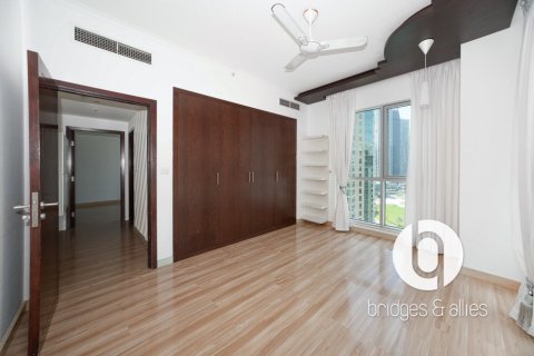 Apartment in Downtown Dubai (Downtown Burj Dubai), Dubai 3 bedrooms, 221 sq.m. № 115736 - photo 16