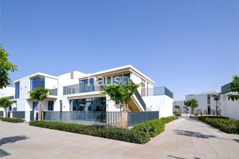 Villa in Arabian Ranches 3, Dubai 4 bedrooms, 301 sq.m. № 44811
