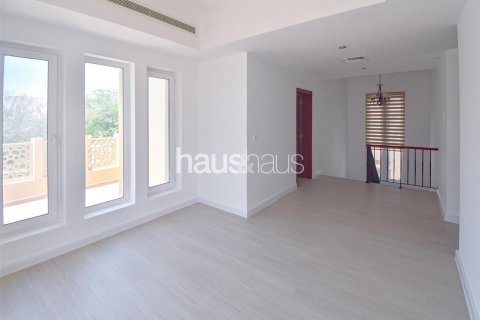 Снять в аренду виллу в Арабиан Ранчес, Дубай: 5 спален, 450м², № 44807 - фото 7