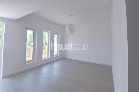 Снять в аренду виллу в Арабиан Ранчес, Дубай: 5 спален, 450м², № 44807 - фото 6