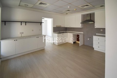 Снять в аренду виллу в Арабиан Ранчес, Дубай: 5 спален, 450м², № 44807 - фото 3