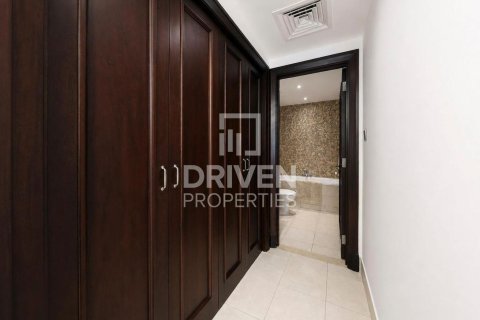 Appartement à Downtown Dubai (Downtown Burj Dubai), Dubai, 2 chambres, 125.7 m², № 130066 - photo 2
