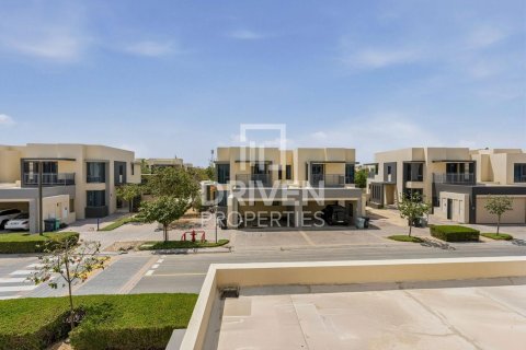 Villa en Maple at Dubai Hills Estate, Dubai Hills Estate, Dubai, 5 dormitorios, 285.4 m², № 140873 - foto 16