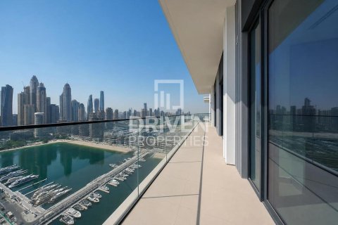 Снять в аренду пентхаус в EMAAR Beachfront, Dubai Harbour, Дубай: 4 спальни, 443.24м², № 138705 - фото 28