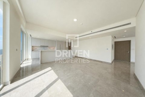Снять в аренду пентхаус в EMAAR Beachfront, Dubai Harbour, Дубай: 4 спальни, 443.24м², № 138705 - фото 7