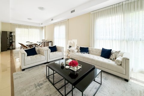 Villa in Mudon, Dubai 3 bedrooms, 396 sq.m. № 73922 - photo 2