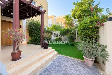 Villa in Mudon, Dubai 3 bedrooms, 396 sq.m. № 73922 - photo 9