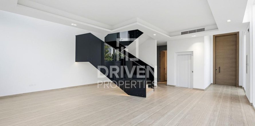 Adosado en Al Barari, Dubai, 4 dormitorios, 180.23 m², № 140205