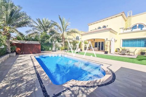 شقة في جميرا, دبي 4 غرف نوم, 509.93 م² رقم 52777