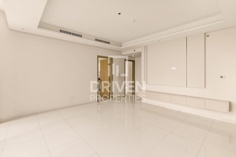 Снять в аренду квартиру в Paramount Tower Hotel & Residences, Бизнес-Бэй, Дубай: 2 спальни, 119.84м², № 129274 - фото 8