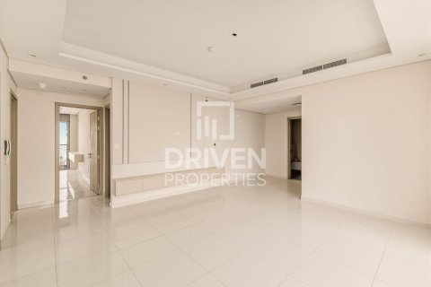 Снять в аренду квартиру в Paramount Tower Hotel & Residences, Бизнес-Бэй, Дубай: 2 спальни, 119.84м², № 129274 - фото 9