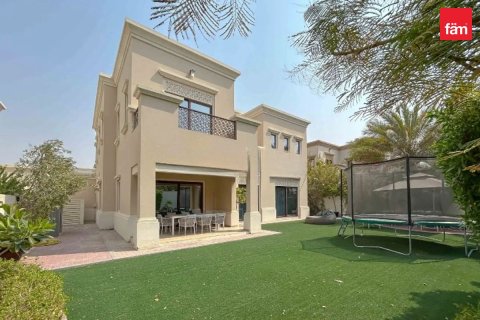 Villa in Dubai 4 bedrooms, 640 sq.m. № 141741