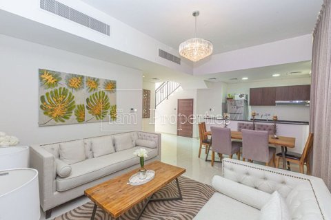 Townhouse in Dubai 4 bedrooms, 230.2 sq.m. № 112804 - photo 2