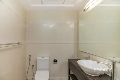Apartment in Dubai Marina, Dubai 3 bedrooms, 276 sq.m. № 123087 - photo 13