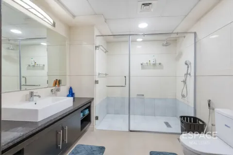 Apartment in Dubai Marina, Dubai 3 bedrooms, 276 sq.m. № 123087 - photo 10
