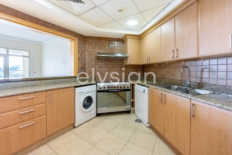 Снять в аренду квартиру в Shoreline Apartments, Пальма Джумейра, Дубай: 2 спальни, 144м², № 37836 - фото 3