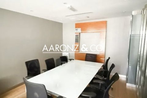 Oficina en Jumeirah Lake Towers, Dubai, 165 m², № 97457