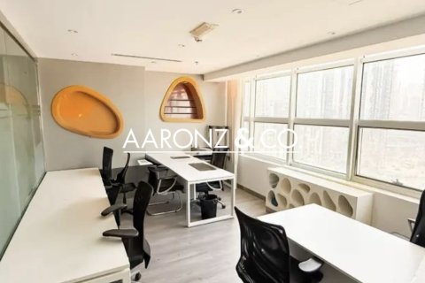 Снять в аренду офис в Джумейра Лейк Тауэрс, Дубай: 165м², № 97457 - фото 7