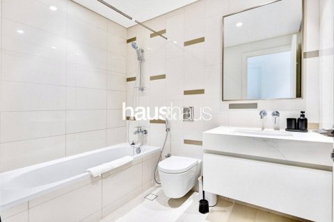 Apartment in EMAAR Beachfront, Dubai Harbour, Dubai 2 bedrooms, 106 sq.m. № 43530 - photo 11