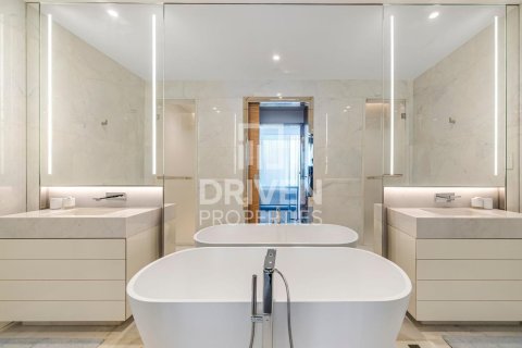 Снять в аренду квартиру в The Crescent, Пальма Джумейра, Дубай: 2 спальни, 178.75м², № 128095 - фото 11