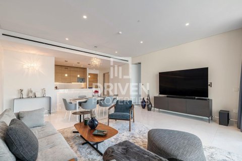 Снять в аренду квартиру в The Crescent, Пальма Джумейра, Дубай: 2 спальни, 178.75м², № 128095 - фото 2