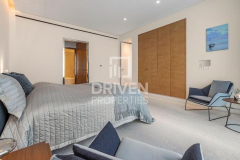 Снять в аренду квартиру в The Crescent, Пальма Джумейра, Дубай: 2 спальни, 178.75м², № 128095 - фото 9