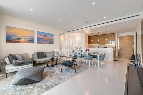 Снять в аренду квартиру в The Crescent, Пальма Джумейра, Дубай: 2 спальни, 178.75м², № 128095 - фото 3