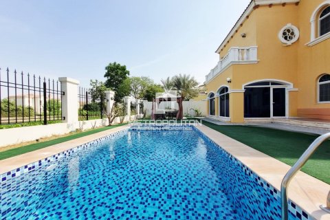 Вилла в Legacy, Jumeirah Park, Дубай, 5 спален, 670м², № 72673